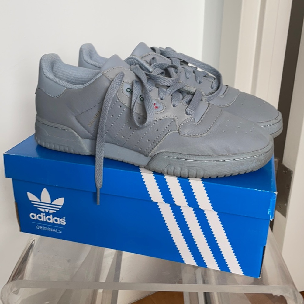 Yeezy Powerphase Calabasas W Size 8